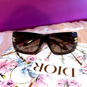 CHANEL sunglasses Tortoise Shell Frame And Swarovski Crystals CC Sunglasses